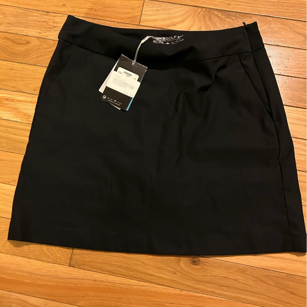 Brand new NIKE tennis skirt